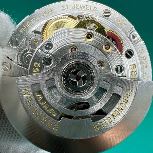 Shanghai 3285 Automatic GMT watch movement with 4 hands, precision mechanical design from China.