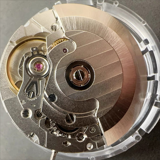 China Made Wuhan 2824-2 watch movement with automatic mechanical 3 hands and single calendar function.