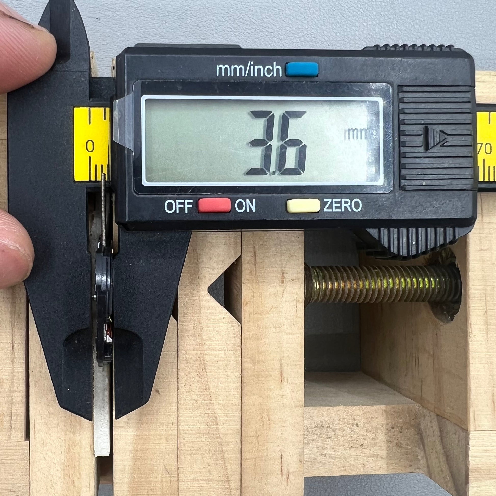 Japan Hattori VX29 quartz watch movement with 2 hands for precise timekeeping in accessories.