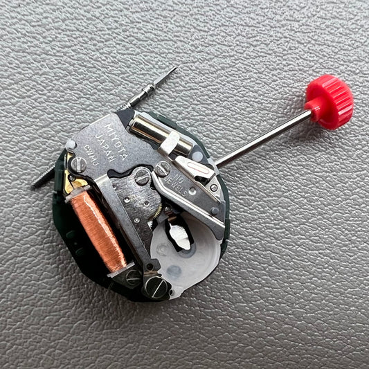 Japan Miyota 2015 quartz watch movement with date display at 3 o?clock, precise timekeeping accessory.