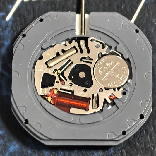 Japan Seiko 6N53A quartz watch movement with day-date function for precise timekeeping.