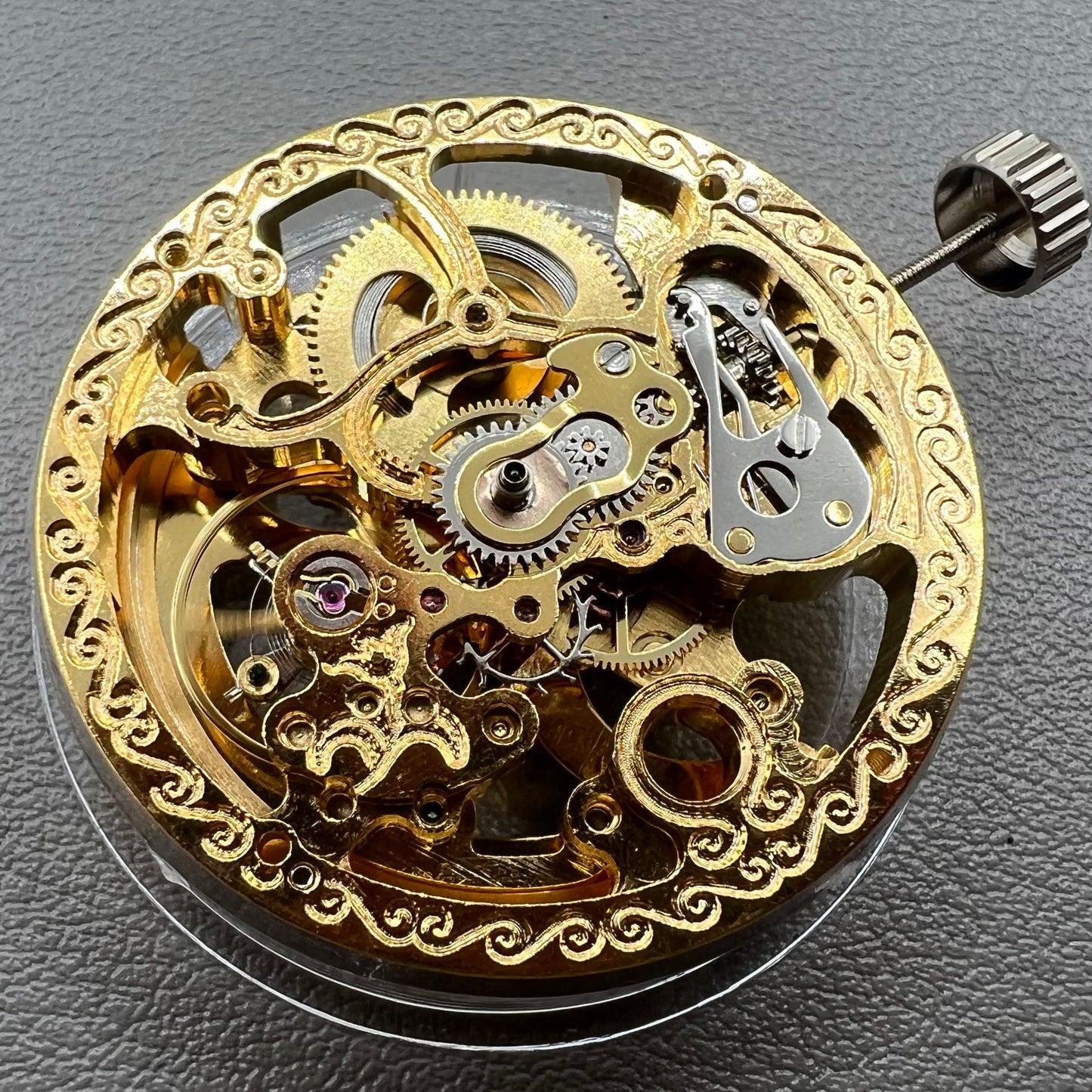 Golden Hollow 32.8mm watch with 7120 automatic mechanical movement, extra-large design.
