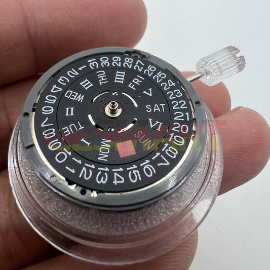 Black NH36A automatic mechanical movement with Roman wheel crown positioned at 3 o?clock for precise timekeeping.