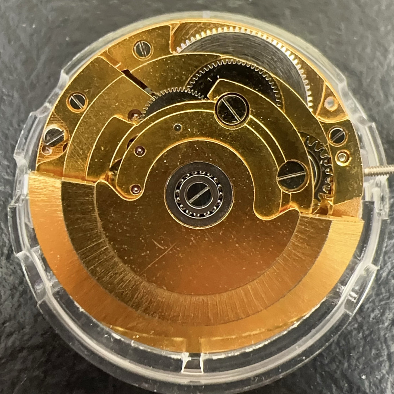 Shanghai 2824 Golden Automatic watch movement with single calendar date at 3 o'clock, China made.