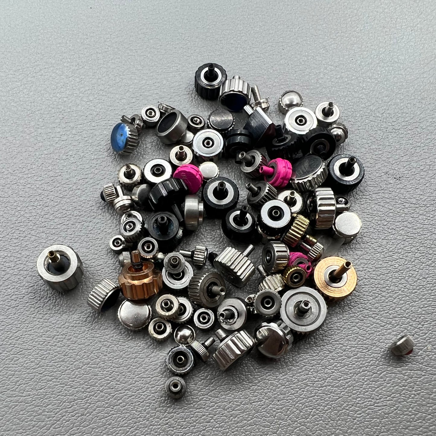 Assortment 100 PIECES/Pack Watch Crowns Multiple Sizes Mixed Packaging