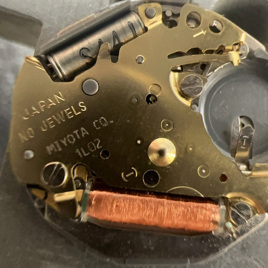 Miyota 1L02 quartz watch movement with double calendar date at 6, Japan made for precise repairs