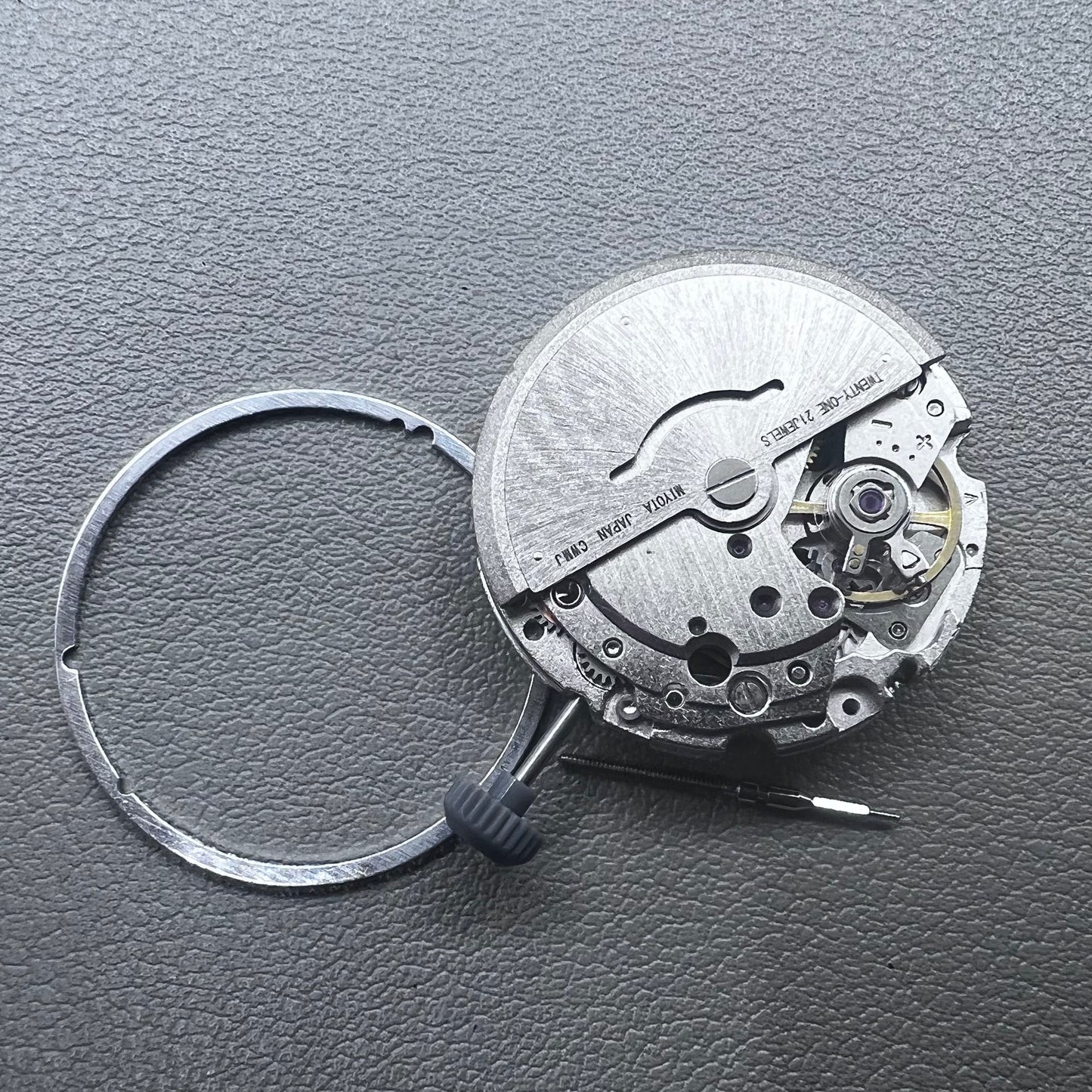 Japan Miyota 8215 watch movement with white dial, automatic mechanical, date display at 6 o'clock by Miyota.