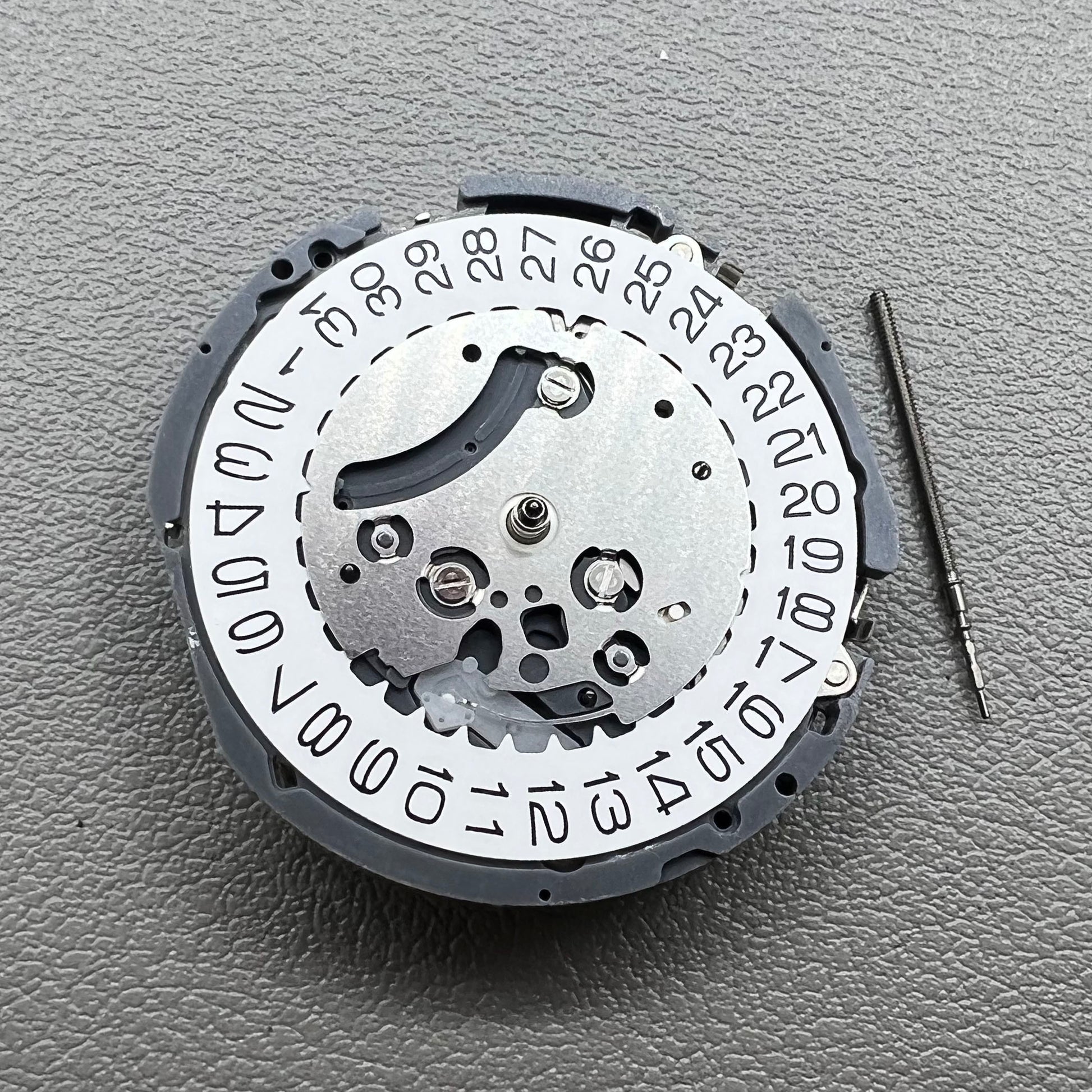 Japan Hattori Epson VK83 quartz watch movement for precise timekeeping in watch accessories.
