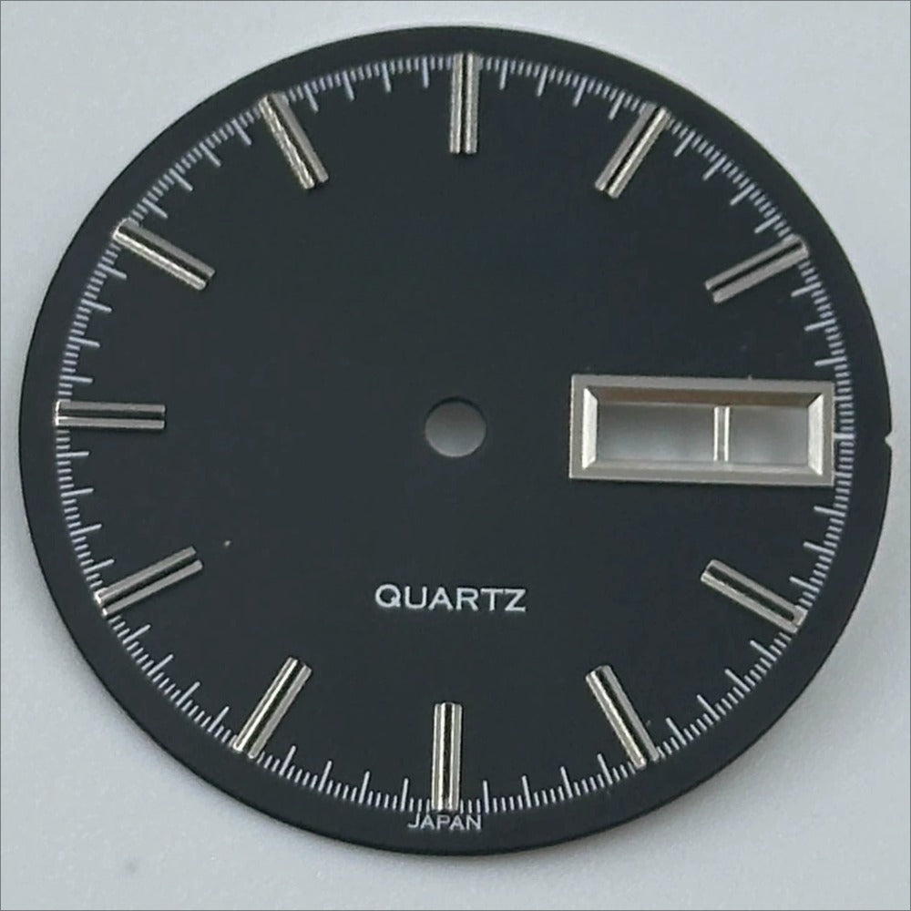 Black 28.5mm Datejust dial with silver nail markers, no lume, compatible with 2305 movement, watch accessory.