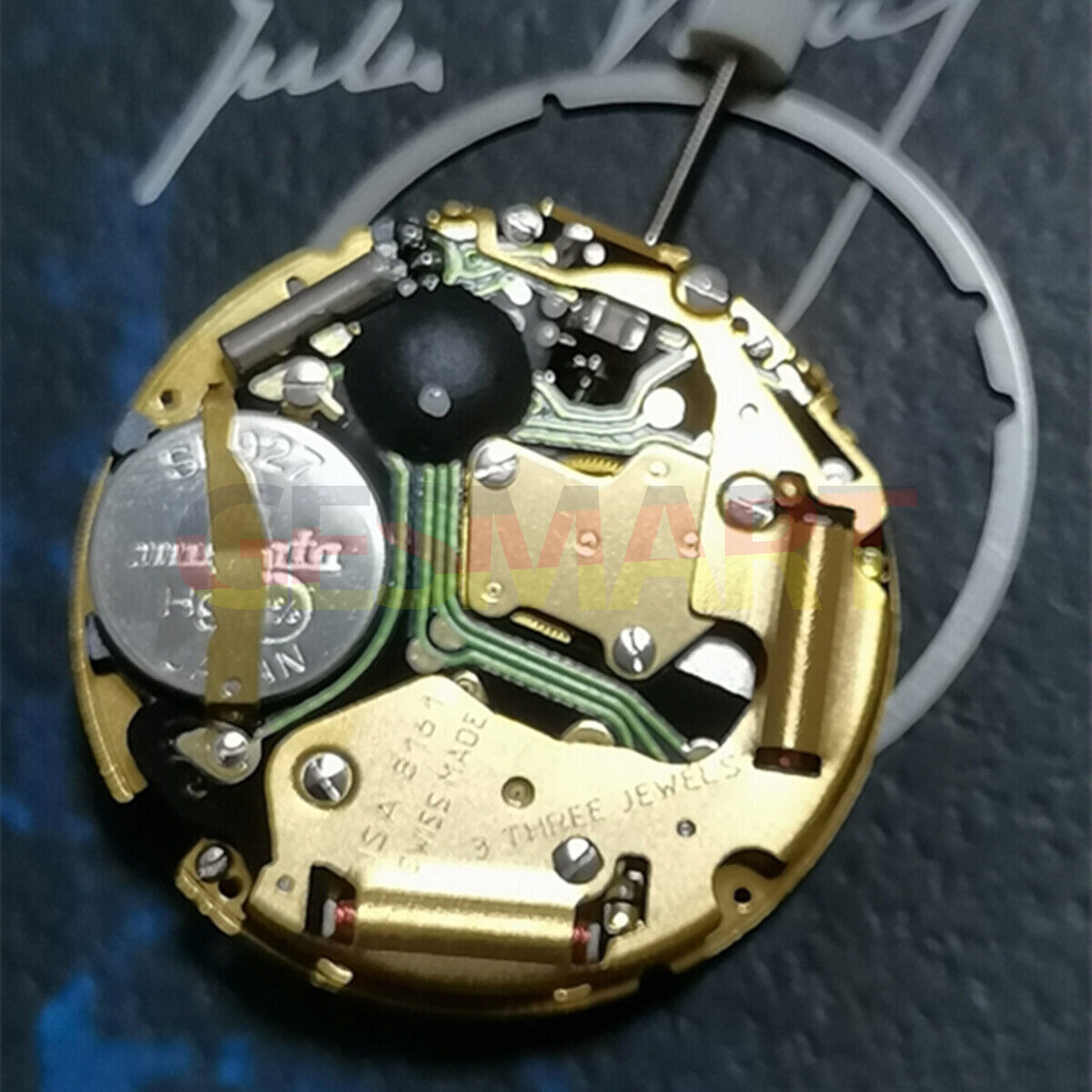 Mouvement à quartz ISA 8161, montre dorée, fabrication suisse, 3 aiguilles.