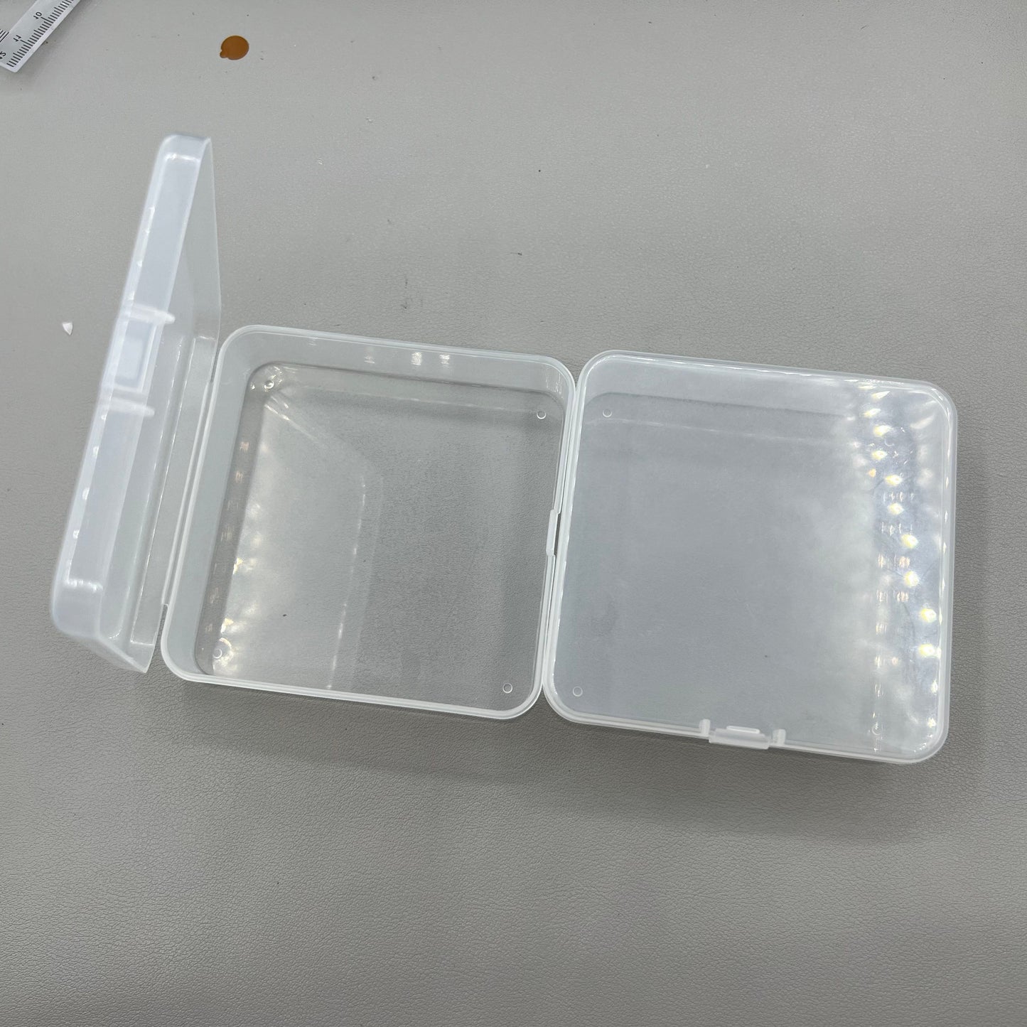 10X Aufbewahrungsbox Werkzeugkiste mit Scharnierdeckel 2.8x9.5x9.5cm