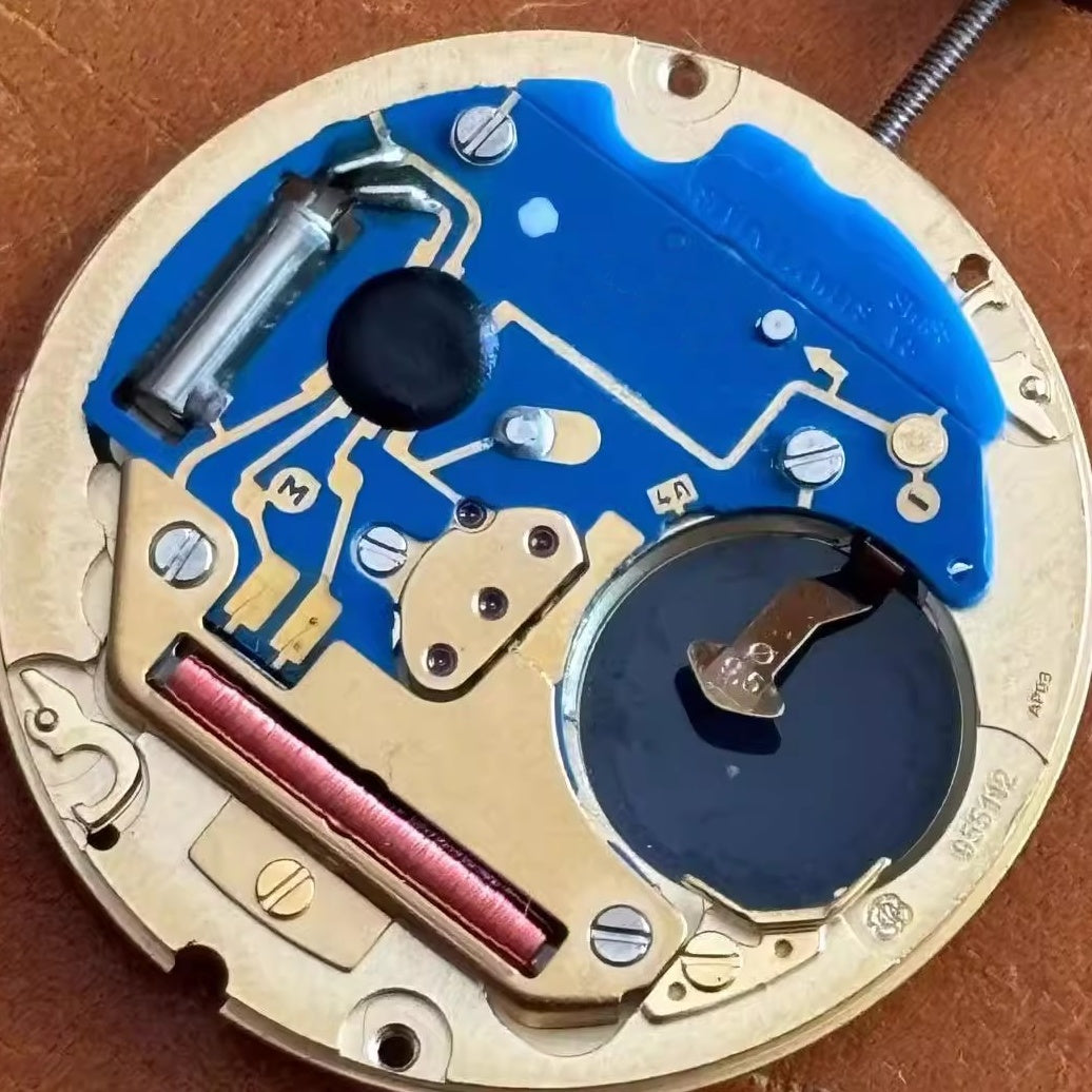 Swiss Made ETA955.112 Quartz Movement 3 Hands White Disk Date At 3