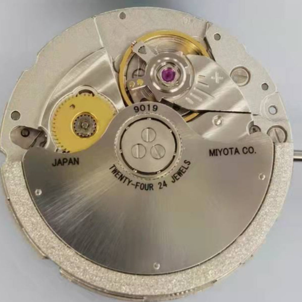 In Japan hergestelltes ultradünnes automatisches mechanisches Uhrwerk Miyota 9019 mit Datum bei 3