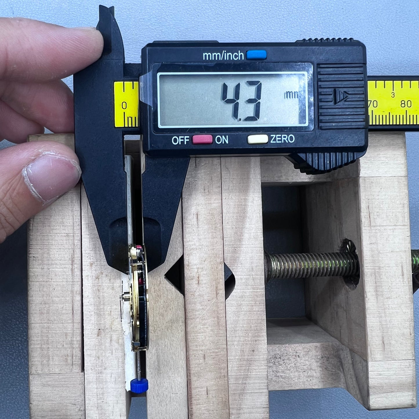 Swiss Ronda 5040F 5040.F Quartz Watch Movement