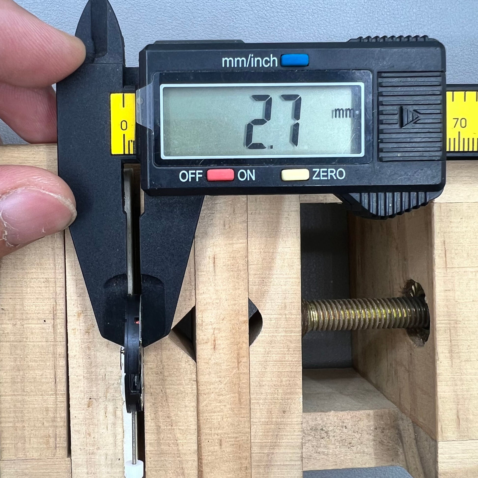 Swiss ISA 2320 watch accessory with white dial, quartz movement, date display at 3 o'clock by Swiss brand.