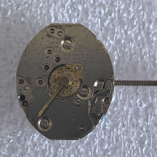 Swiss Made ETA977.001 quartz watch movement with 2 hands, new old stock for precise timekeeping