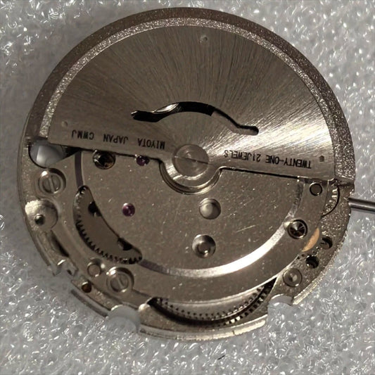 New Japan Made Miyota 8205 mechanical movement watch part with double calendar for precise timekeeping