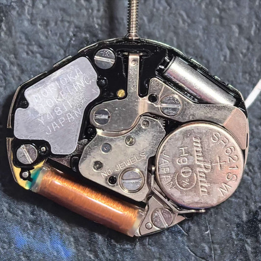 Japan Made Y481.F quartz watch movement with 3 hands, precise timekeeping for watch repairs and accessories.