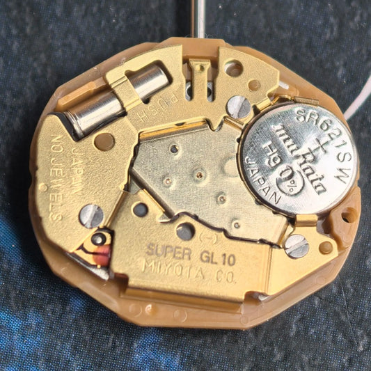 Miyota GL10 quartz watch movement with date at 6, Japan-made precision by Miyota.