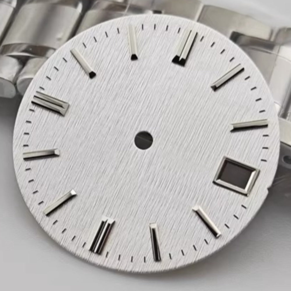 28.5mm white watch dial featuring single calendar, compatible with NH35 NH36 movement.