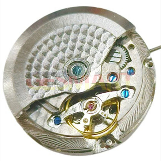 Shanghai Yite automatic watch with mechanical movement, small seconds at 9 o'clock, elegant design.
