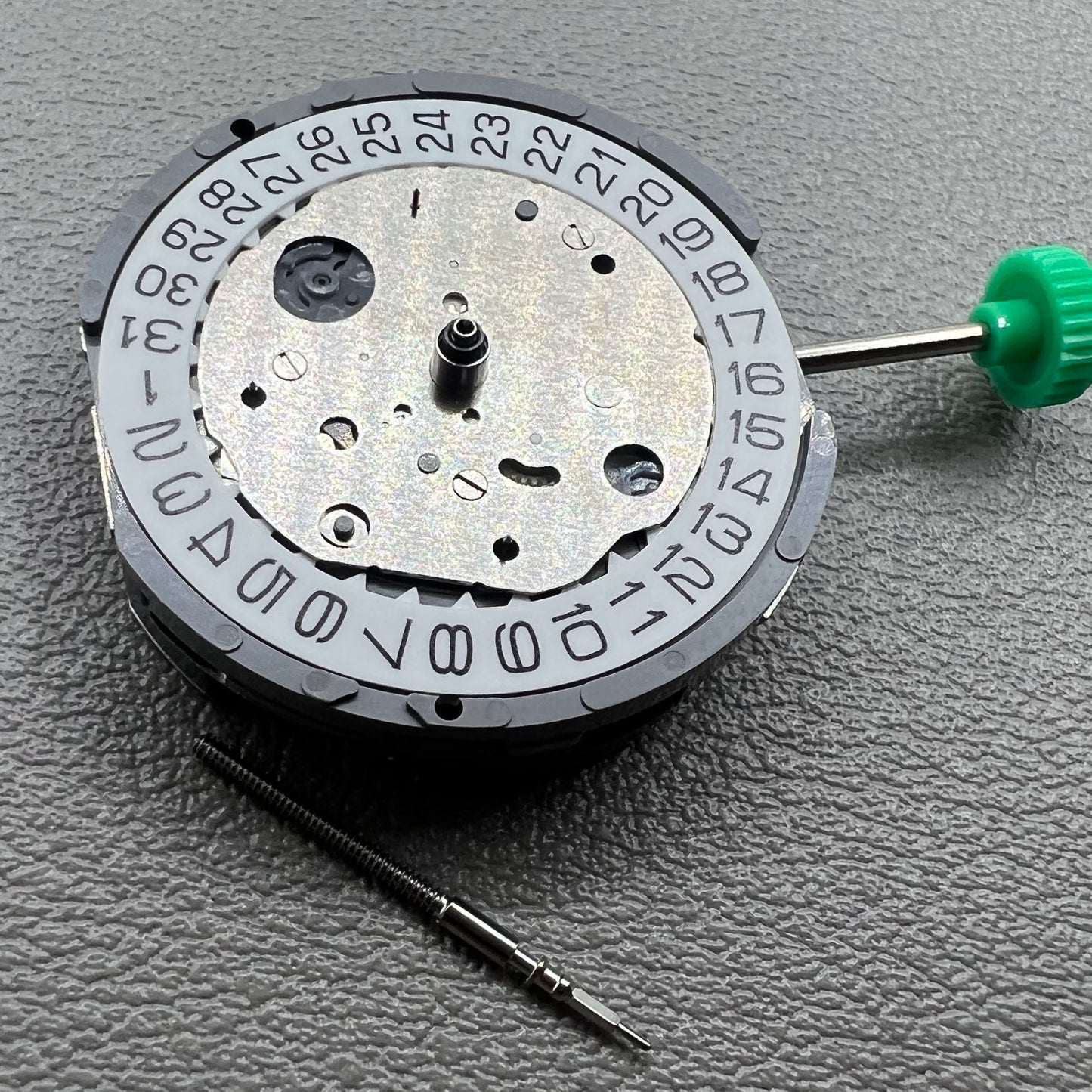 Japan Miyota FS16 quartz watch movement with date at 3 o'clock, single calendar, precise timekeeping.