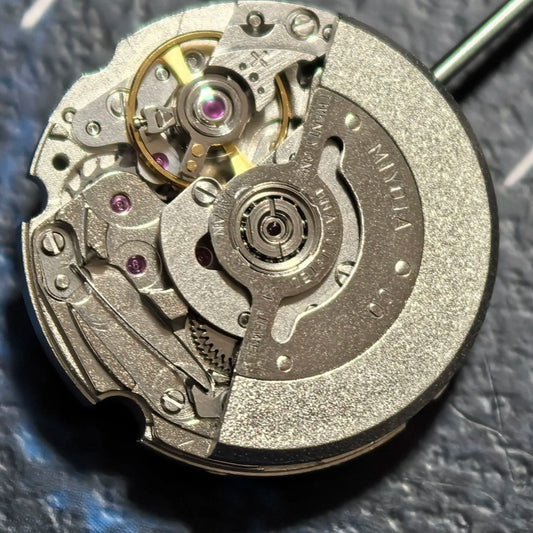 Japan Made Miyota 6T15 Lady Automatic watch movement with single calendar, precise mechanical craftsmanship.