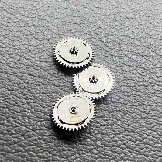 Set of 5 silver reversing wheels for Shanghai 7120 movement, compatible with China-made watches.