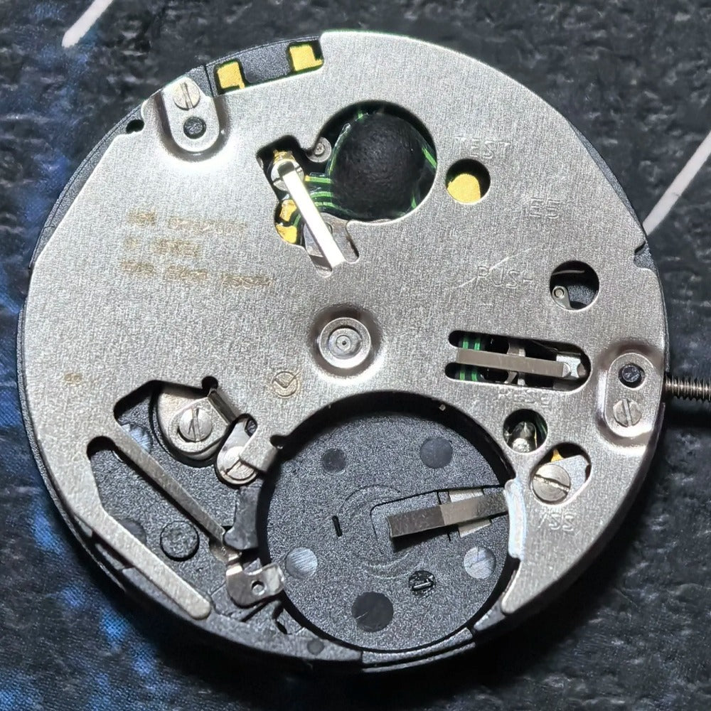 Swiss Made ISA 2330 Quartz Movement 3 Hands White Font Date At 6 Watch Part