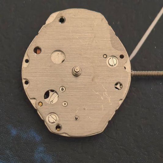 Seiko V253A quartz watch movement with 2 main hands and sub-second hand, vintage stock