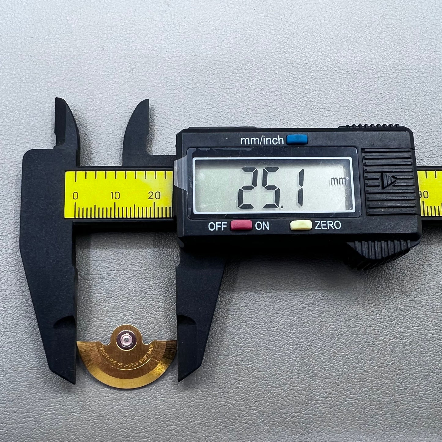 Golden Rotor PT5000 oscillating weight for ETA2824/PT5000 movement, enhances watch winding efficiency.