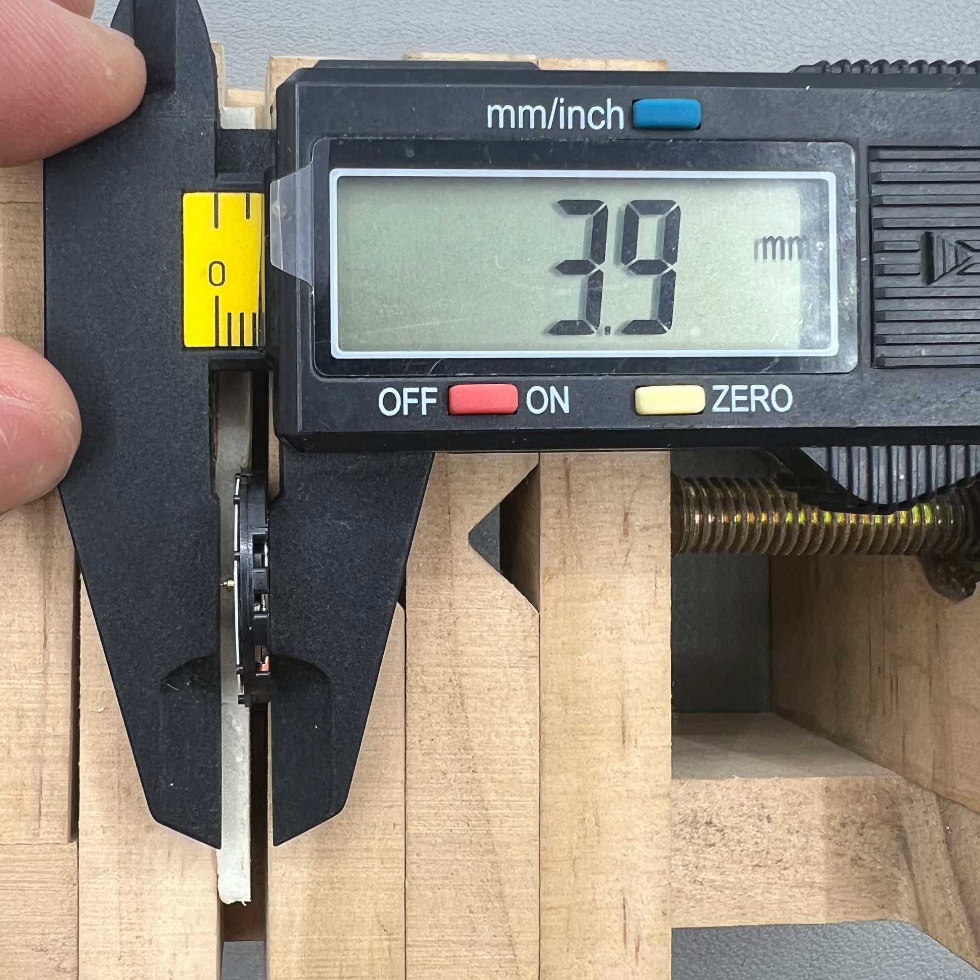 Japan Hattori Epson VX12E quartz movement with date display at 6 o'clock for watch accessories