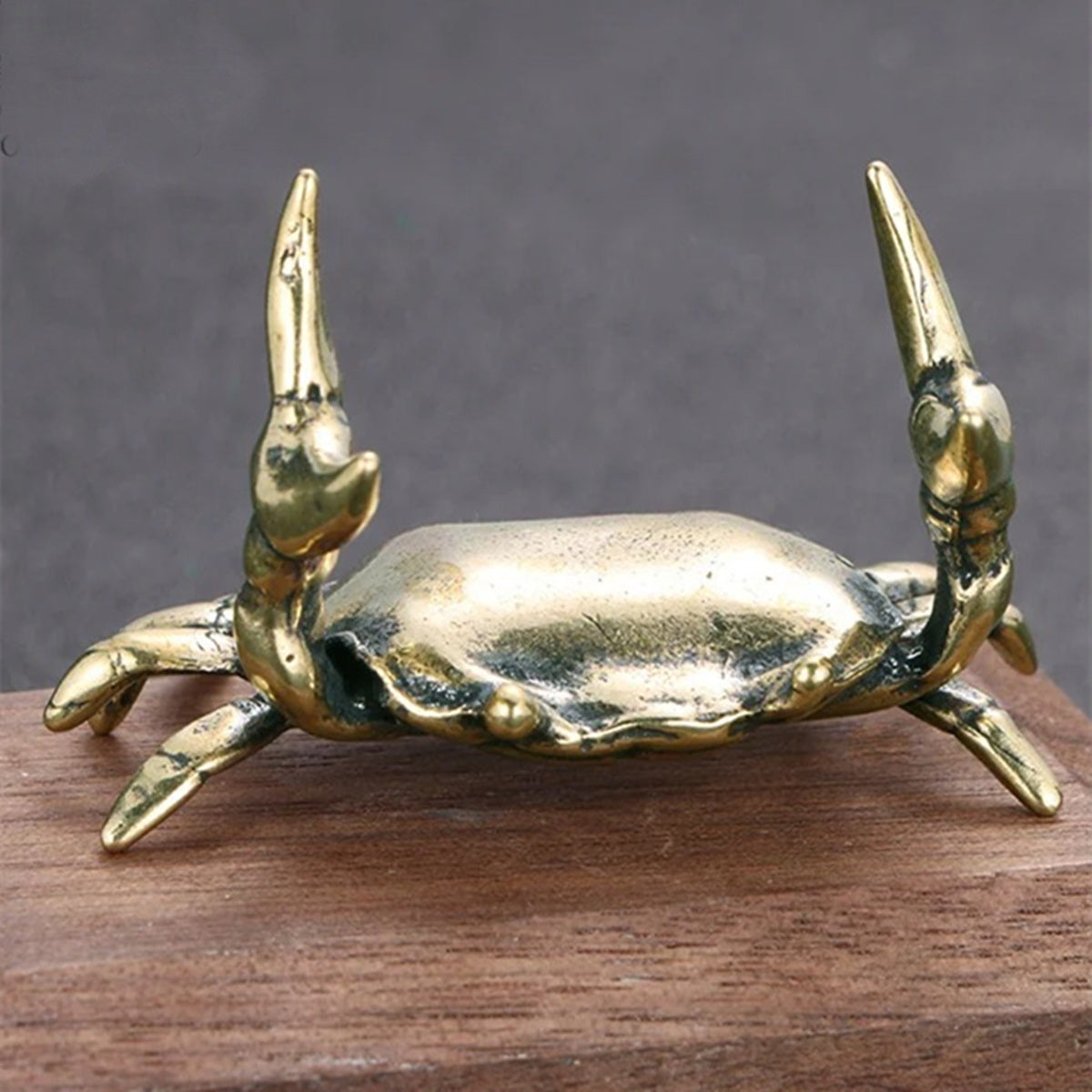 Solid copper weightlifting crab figurine, hand-carved bronze model for vintage decor.