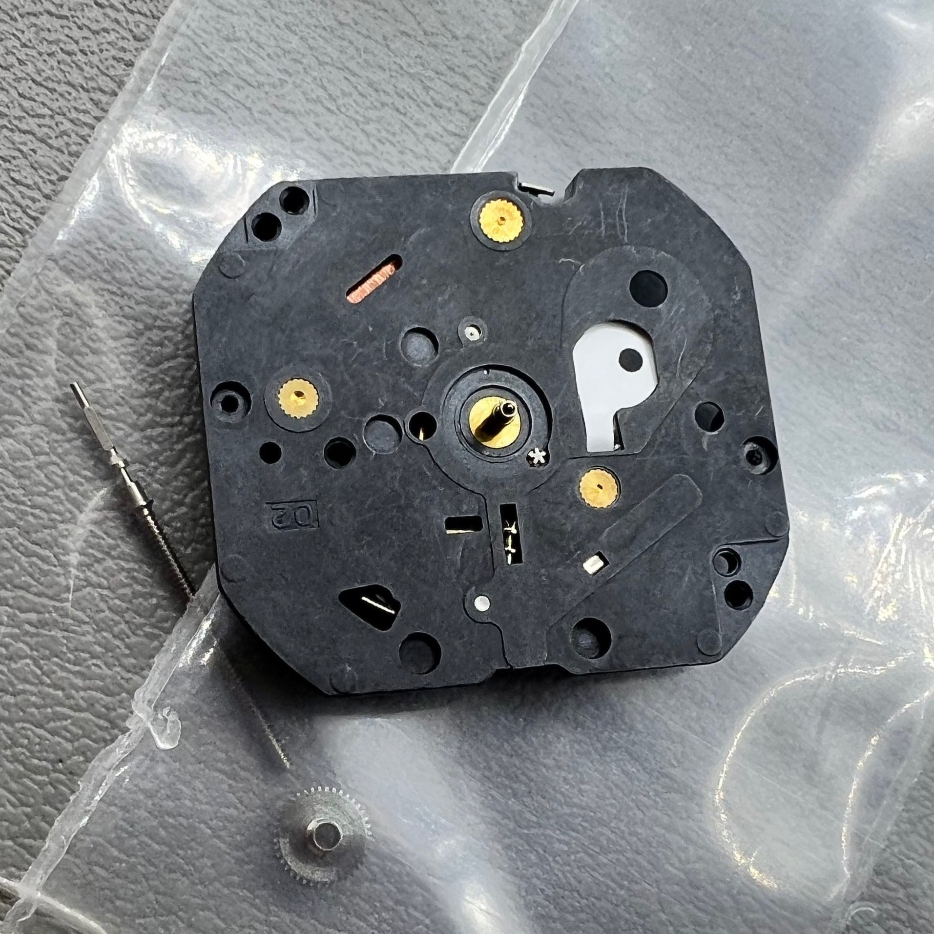 Seiko 7N21C quartz movement for watches, original Japan quality, precise timekeeping mechanism