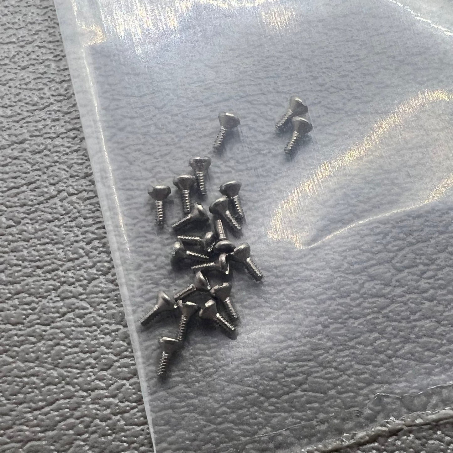 10 Stück Uhrengehäuse Polster Schrauben für Miyota 8215 8200 Uhrwerk