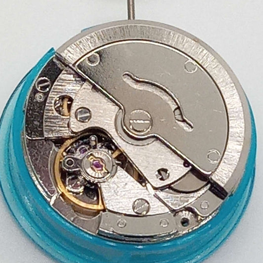 Seagull ST16 mechanical watch movement with single calendar date at 6 o'clock, precise China-made component.