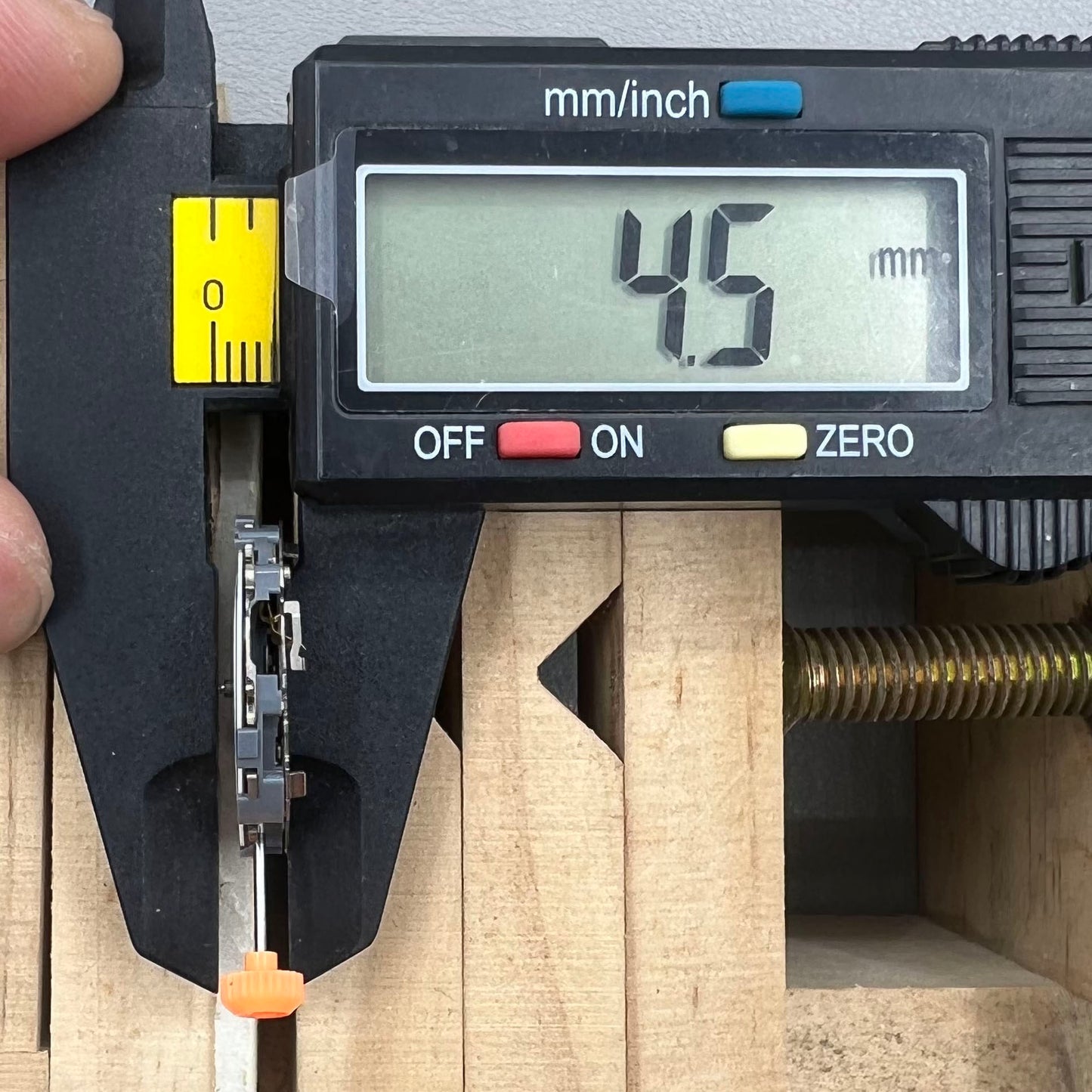 Japan Miyota 2S65 quartz watch movement showcasing precision engineering by Miyota brand.
