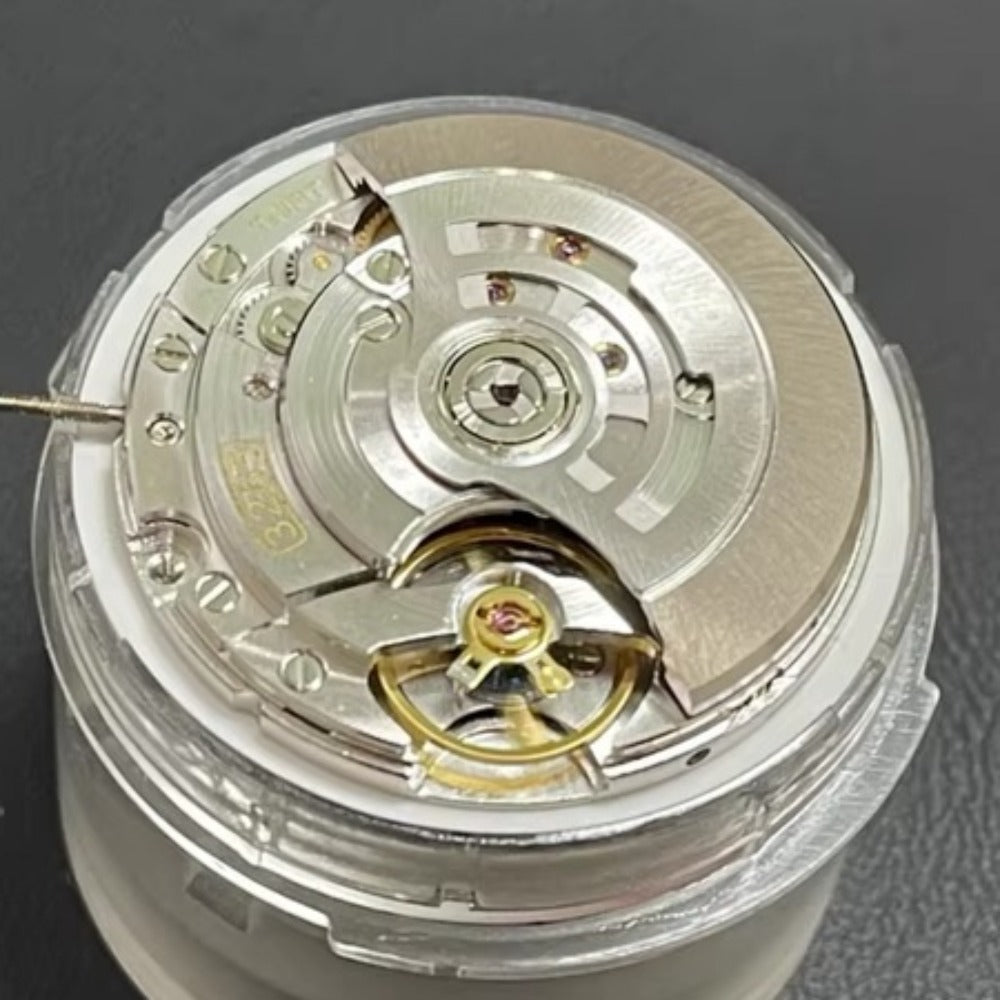 China Made Shanghai VR3285 GMT Mechanical Movement 4 Hands Greenwich Movement