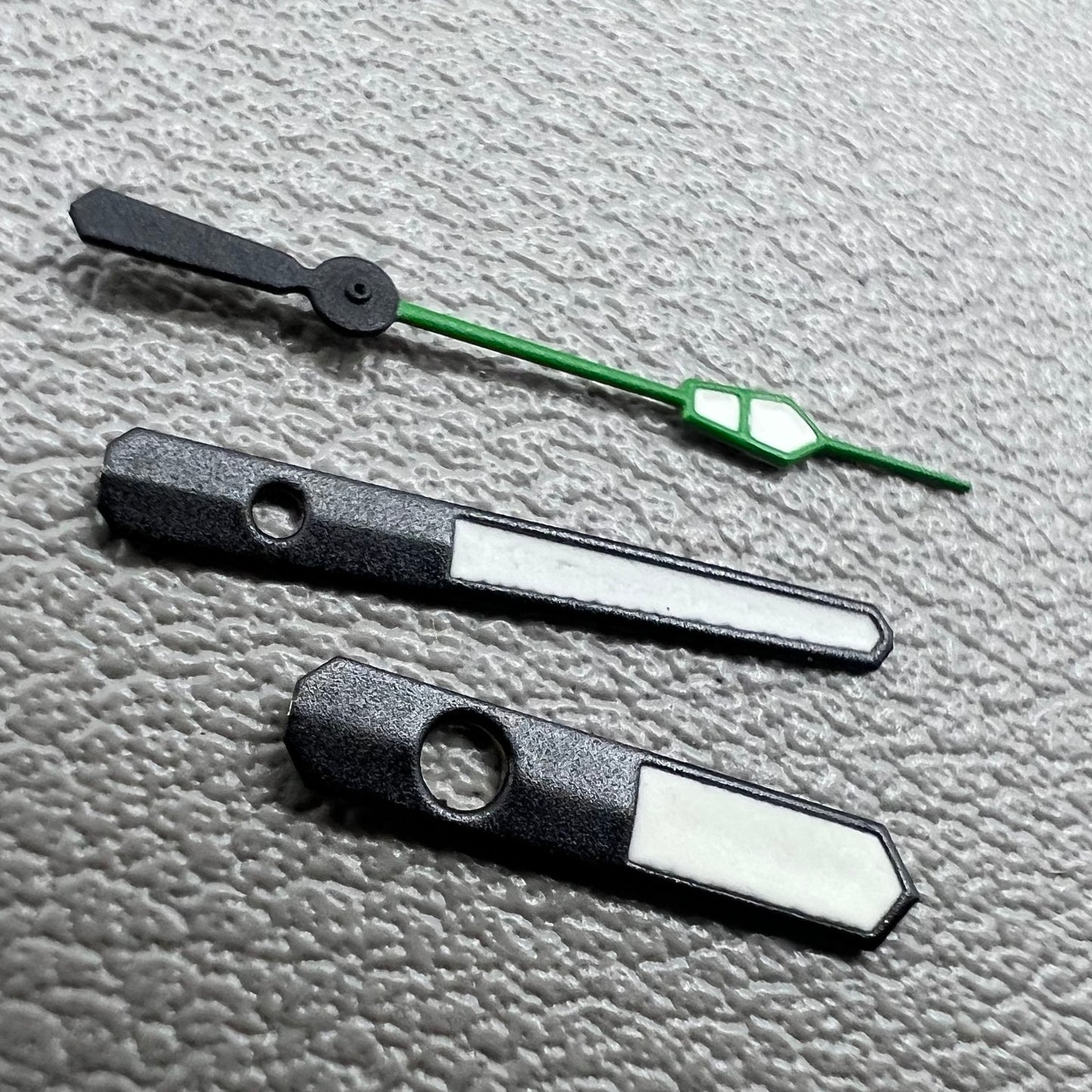 2 Sets/Pack 12.5mm Green+Black Trim Green Lume Hands for NH35 NH36 7S26 7S36 Movement