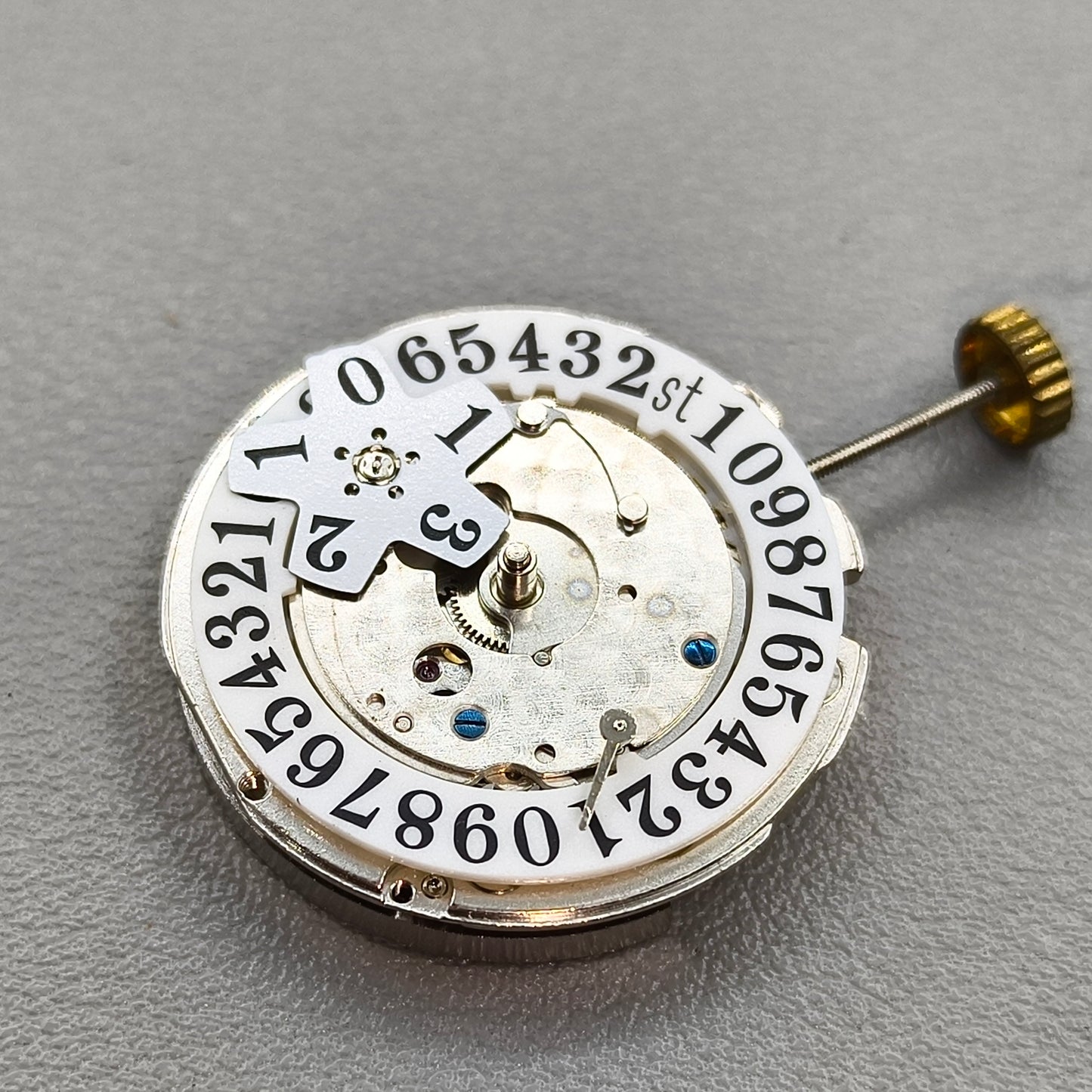 China 2242 Automatic Movement Single Calendar 2 Hands with Small Second