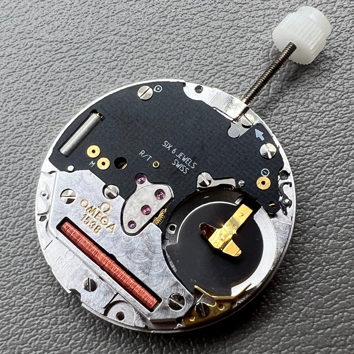 Swiss ETA255.112 quartz movement watch part with single calendar, precision timekeeping by ETA.