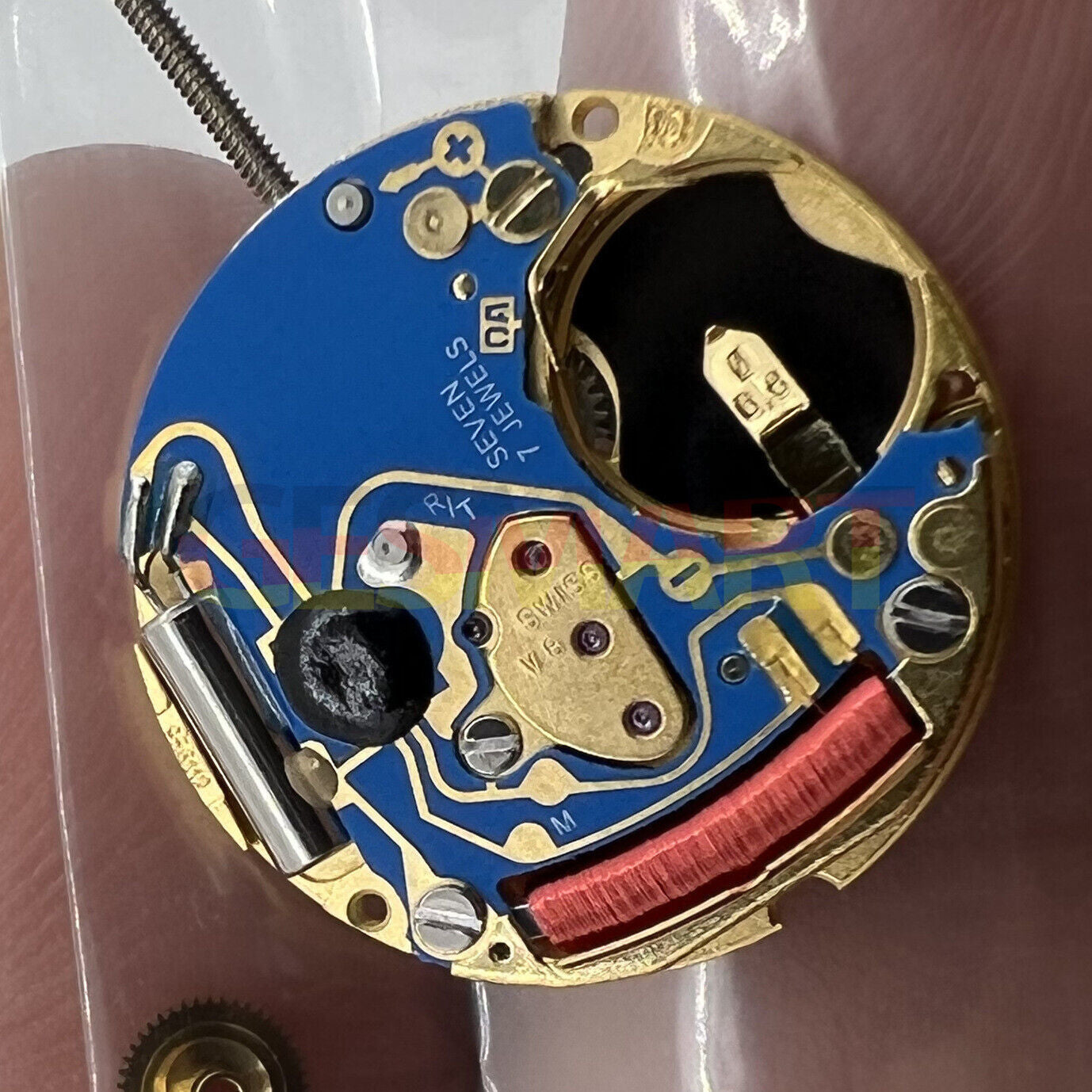 ETA 956.112 quartz watch with 3 hands, date display at 3/6, Swiss movement precision.