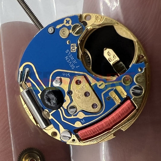 ETA 956.112 quartz watch with 3 hands, date display at 3/6, Swiss movement precision.