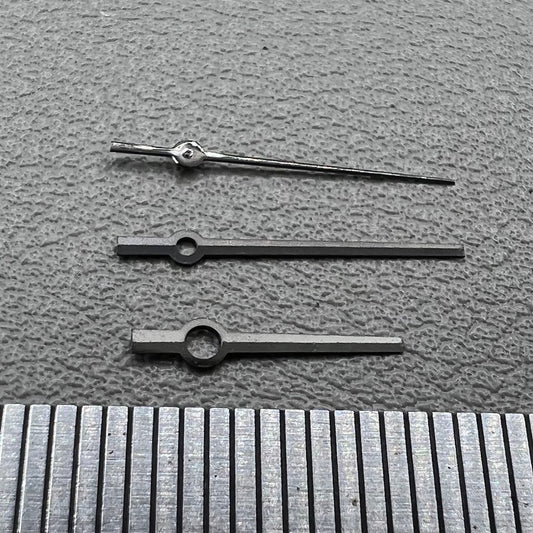 2 Sets Schwarze quadratische spitze Zeiger ohne Leuchtkraft für NH35 36 NH38