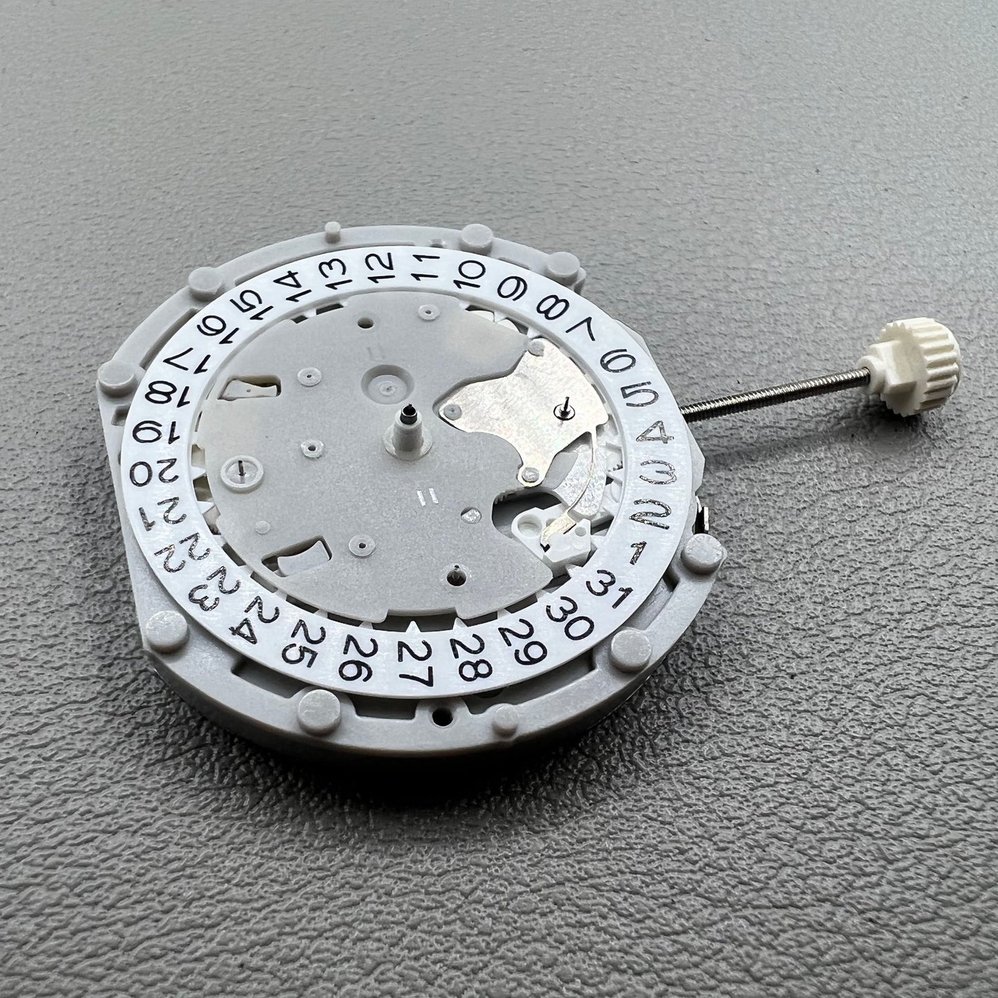 2 PIECES Sunon PE70 Quartz Watch Movement 3 Hands with 3 Eyes Date@3