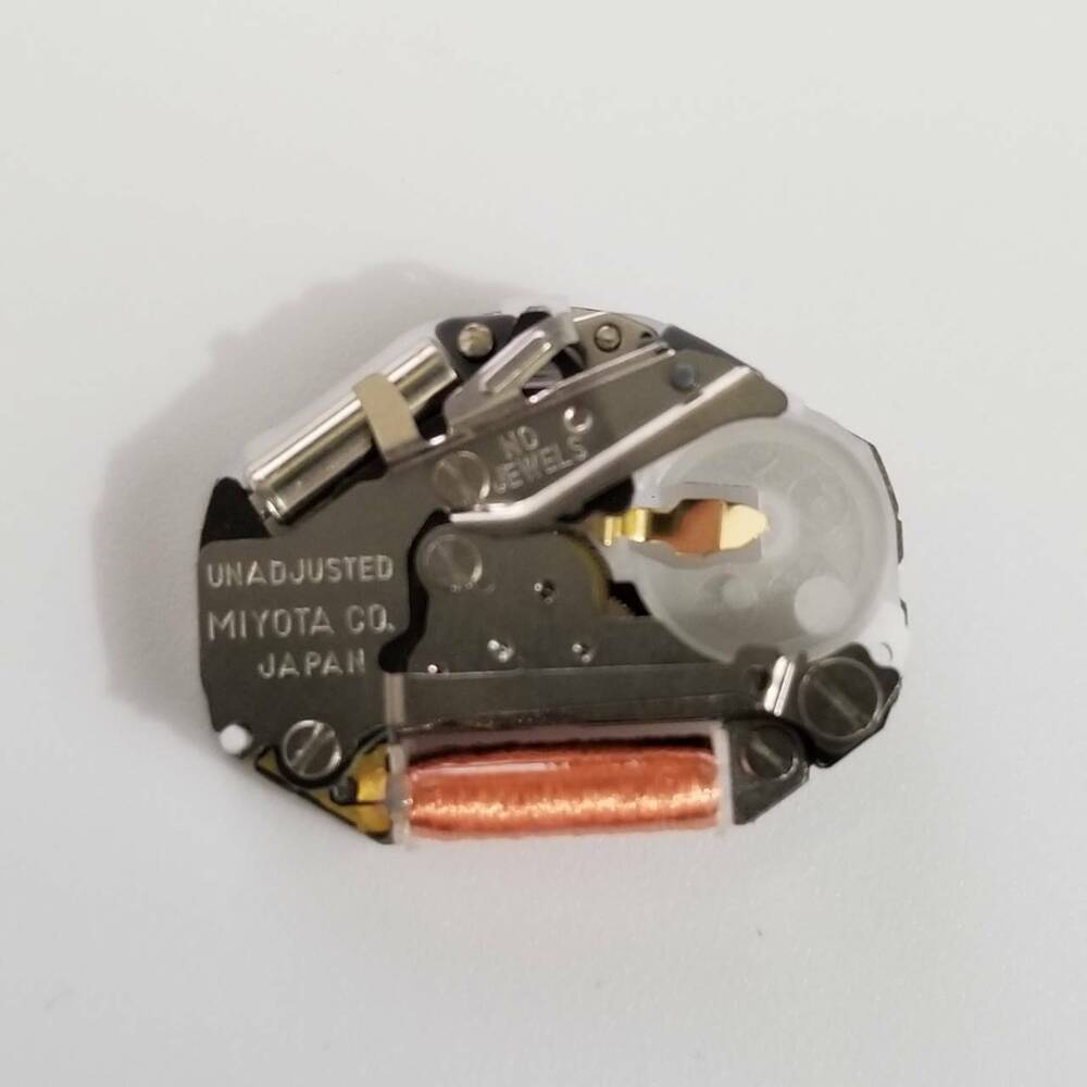 Miyota 2025 quartz watch movement, replacement part for Adec 2028 models, precise timekeeping.