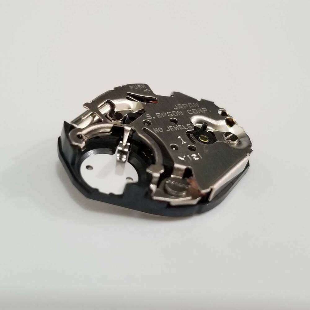 Set of 3 S. Epson Y121 quartz watch movements, compatible with V501 and V515 models, ideal for accurate watch repairs.