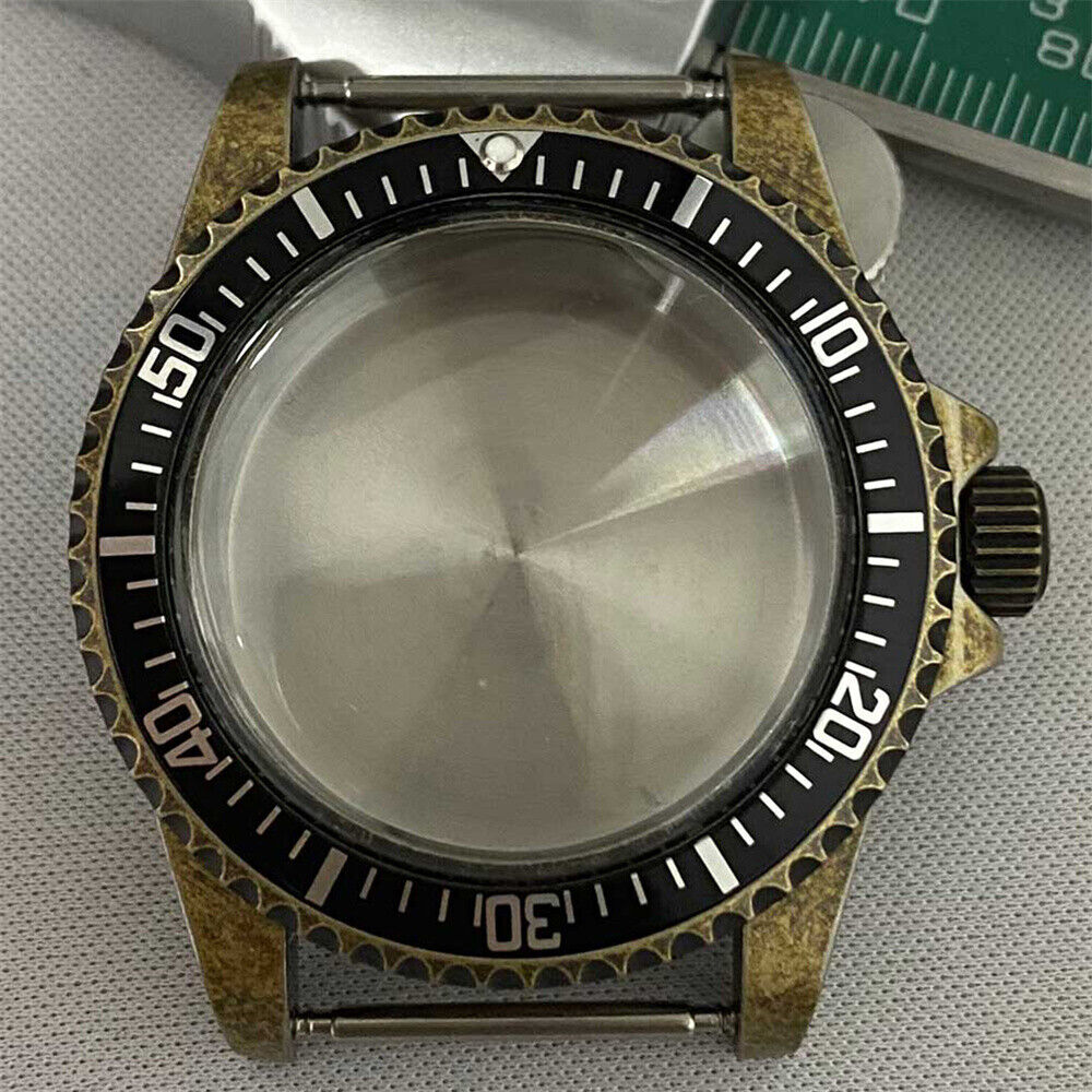 1. Stainless steel 39.5mm watch case for NH35/NH36 movement, durable and sleek design.