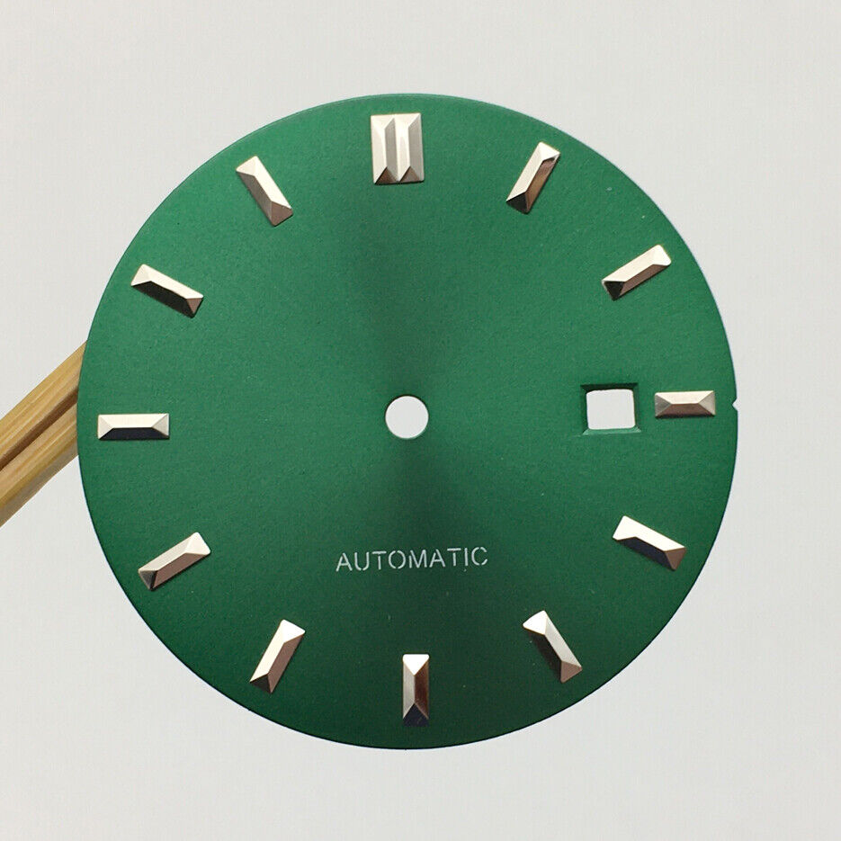 32.8mm watch dial with luminous markers, compatible with Miyota 2813, 8200, 8215 movements for accurate timekeeping.