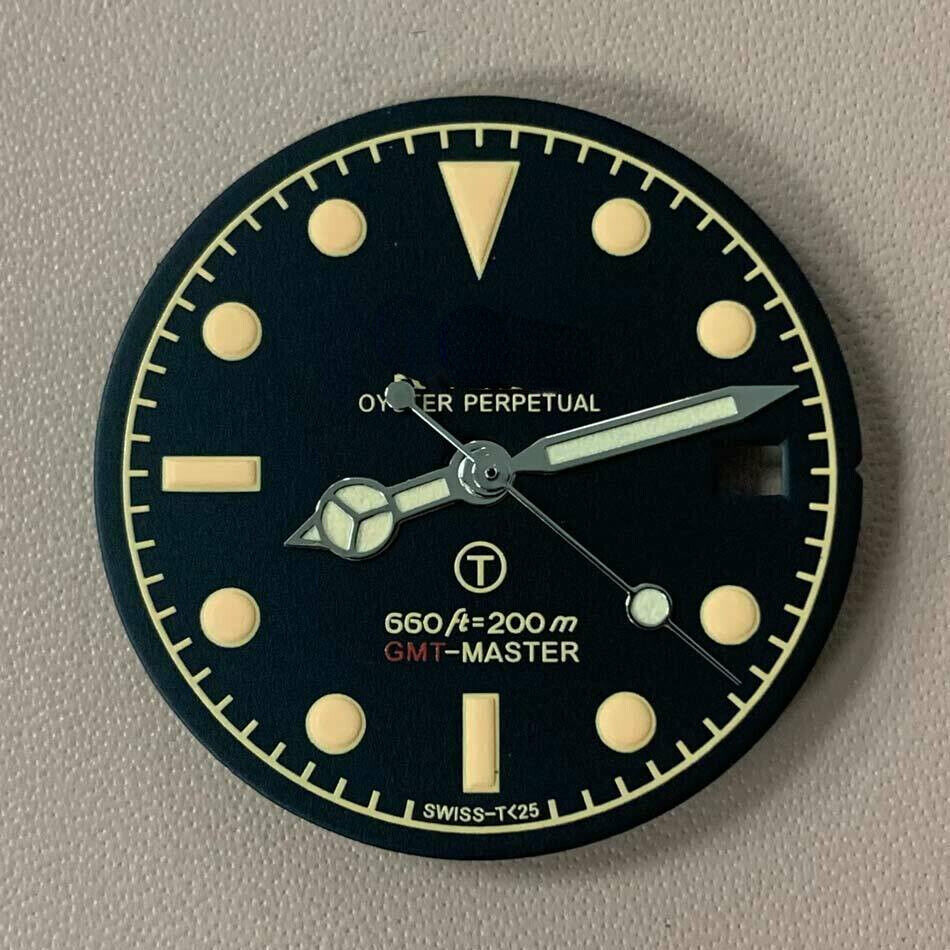 Blue-green luminous RLX watch dial with hands, compatible with 8215/2813/8200 movements for precise timekeeping.